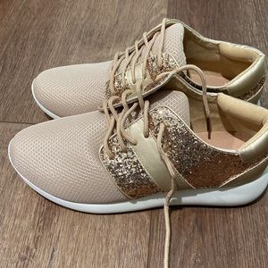 Womens gold and glitter shoes. New